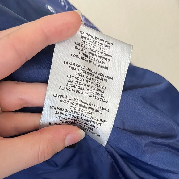 Levi's Diamond Quilted Bomber Jacket in Blue & Red Paisley Womens Size M NWT - Picture 13 of 16